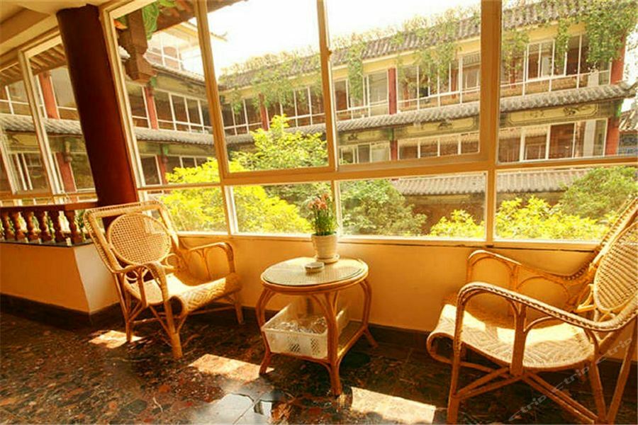 Golden Spring Hotel Lijiang Lijiang  Esterno foto